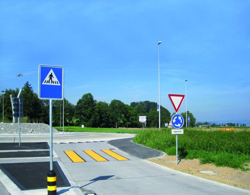 Flüssige und sichere Fahrweise im Verkehrskreisel