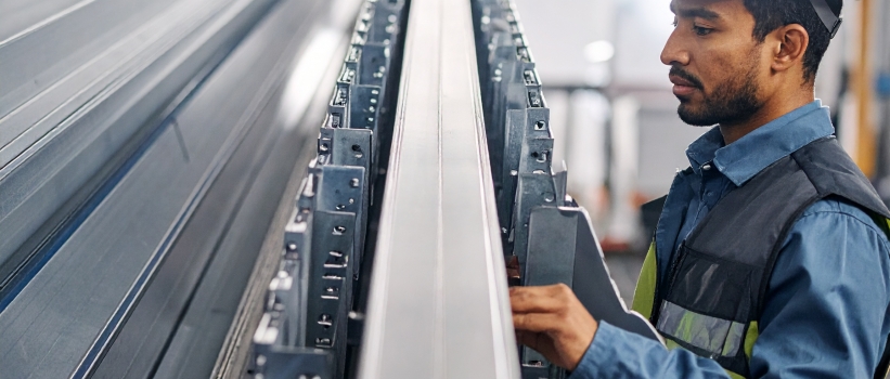 Mitarbeiter Schilderbau (m/w/d) Mitarbeiter Schilderbau (m/w/d)