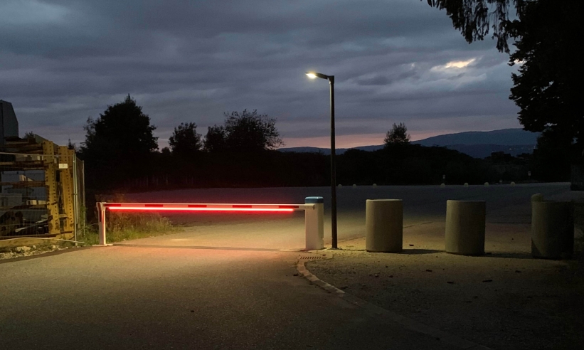 Schranke mit LED-Baumbeleuchtung bis 8.000mm Baumlänge