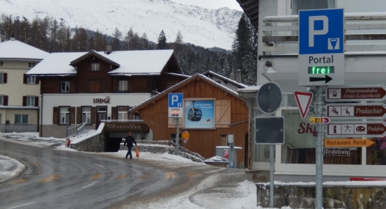 Parkleitungssystem und Verkehrsführung in Churwalden