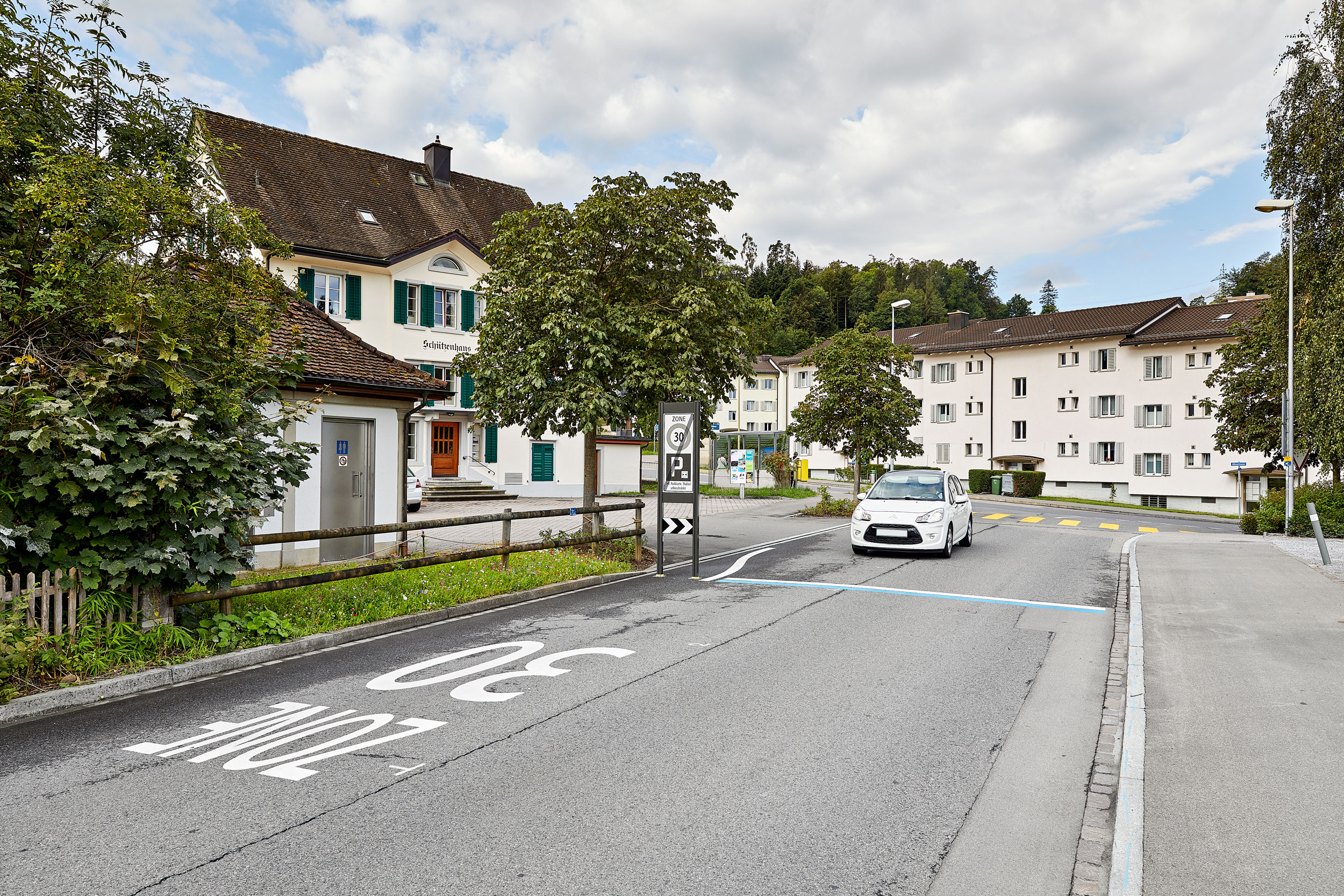 SIG_Stop-Go_Streetlife_03-24_Tempo-30-Zone-Thalwil_1